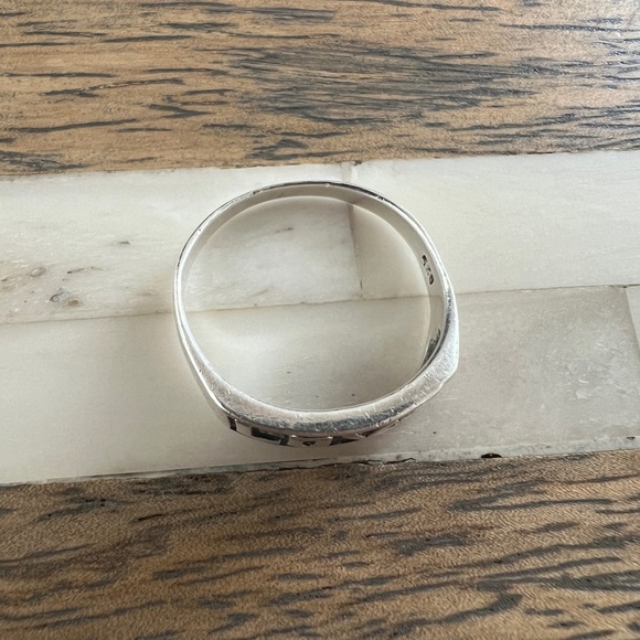 VINTAGE 925 STERLING SILVER RING - “LOVE” - SIZE 9 - RARE - Picture 3 of 6